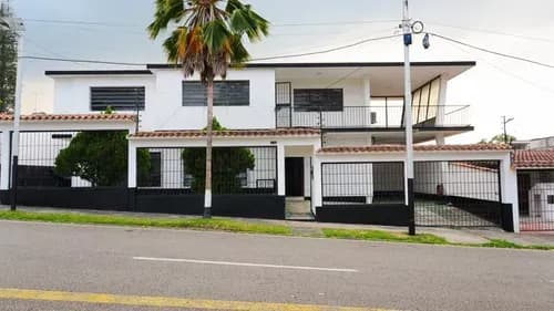 Venta: Casa Doble Propósito En Urb. Mérida - San Cristóbal, Al Frente Del Farmatodo