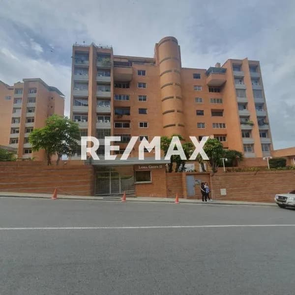 Se vende PH DUPLEX en Lomas del sol