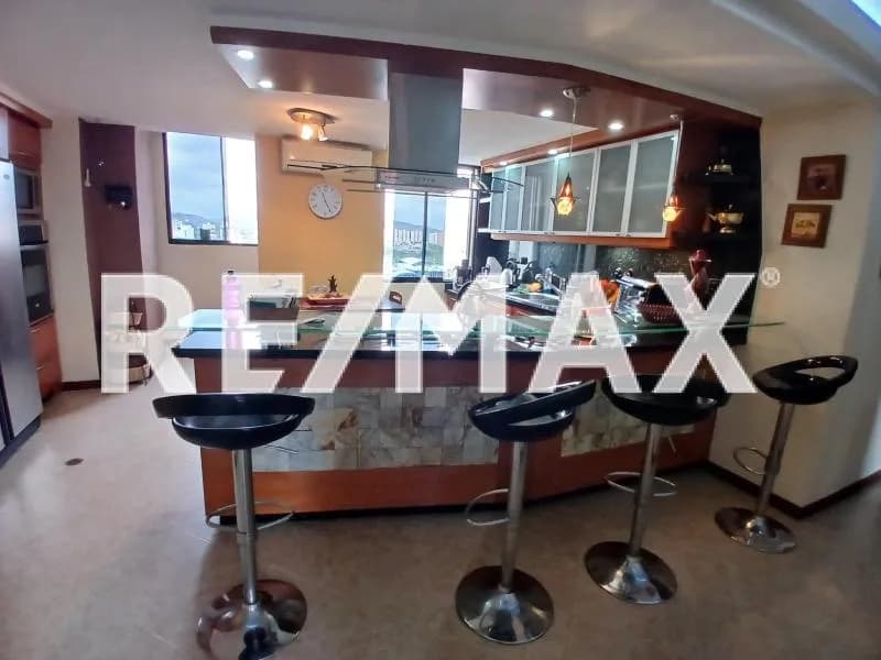 EN VENTA APARTAMENTO EN PRISCA PLAZA