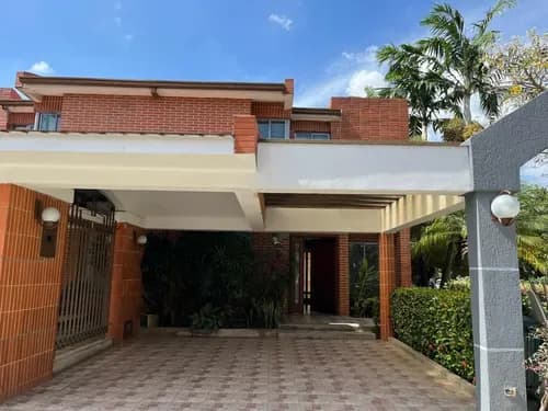 Townhouse En Venta En La Prestigiosa Urbanización Bonaventure Home. Mañongo, Seguridad, Piscina, Caney (mer)