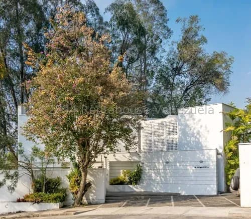 Hermosa Casa Con Premio De Arquitectura En Los Naranjos Del Cafetal 26-934 Iq