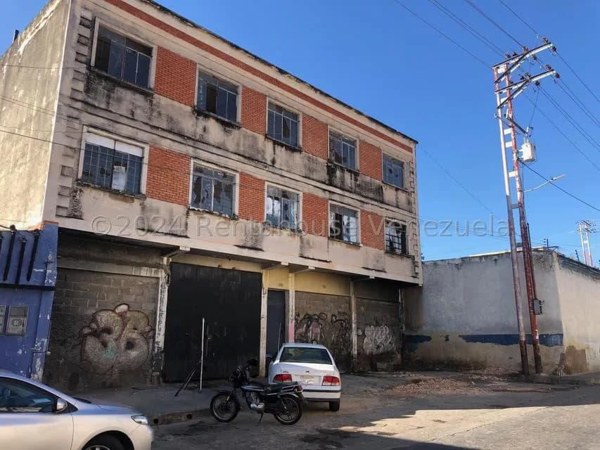 Comercial (Edificio) en Alquiler en Centro, Carabobo