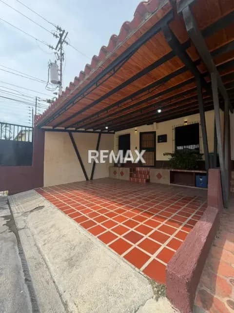 EN ALQUILER CASA UBICADA EN LA URBANIZACION ROCA TERRA, INTERCOMUNAL DE CABUDARE