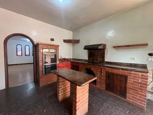 Mariana Vende Casa A Remodelar Con Potencial Comercial Av Bolivar Edo Carabobo Maria Fernanda M Atenea