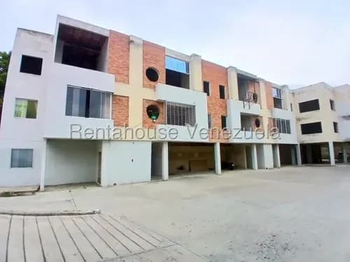 Jip 26-18181. Rentahouse Vende Apartamento En Obra Gris De 80 Mts2, 3 Hab, 2 Baños, Area De Lavanderia, Conectado A Pozo. En La Cooperativa. Maracay