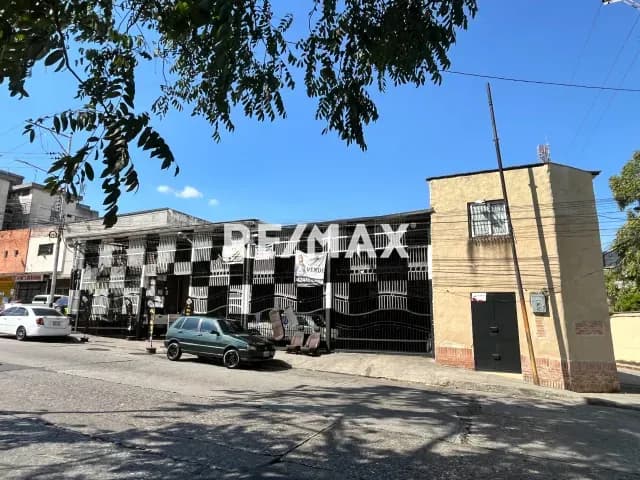 Vendo Local Comercial o Galpón en Los Colorados