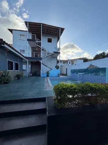 Excelente Negocio Constituido Por Una Pasada Con 20 Hab 20 Baños 15 Puestos Discoteca Local Comercial Cocina Comedor Estacionamiento Vigilancia Privada Tanque De 120.000 Lts Via Playa El Agua Y Playa
