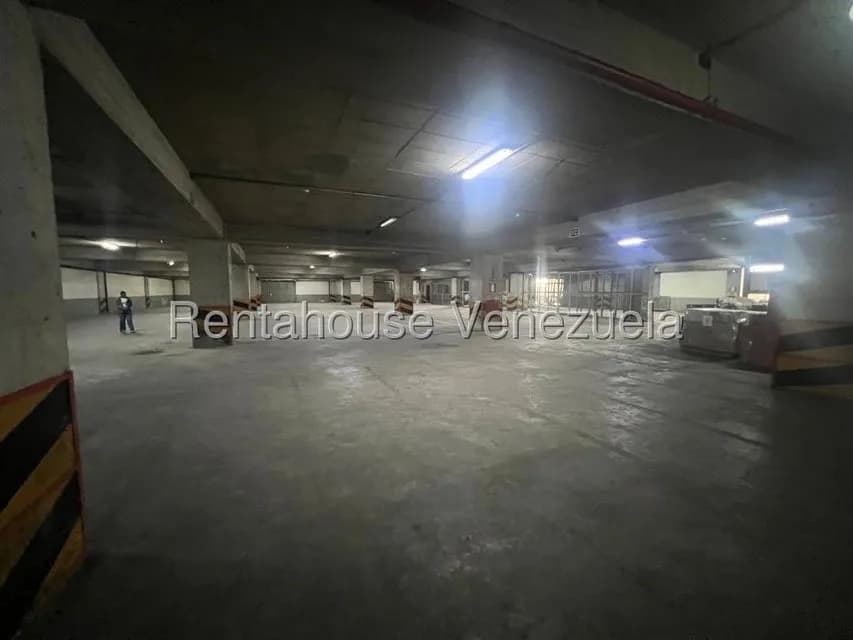 Comercial (Galpon - Deposito) en Alquiler en El Tambor, Miranda