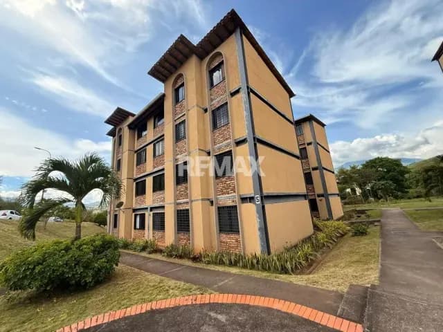 EN ALQUILER CONJUNTO RESIDENCIAL San Juan Bautista III