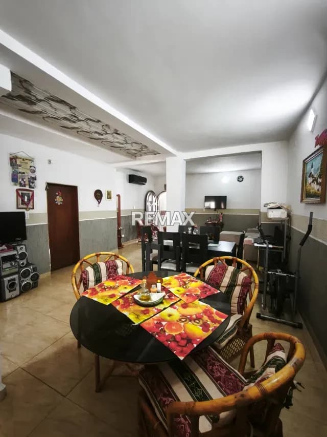 CASA DE 2 PLANTAS BARRIO SAN JOSE . MARACAY