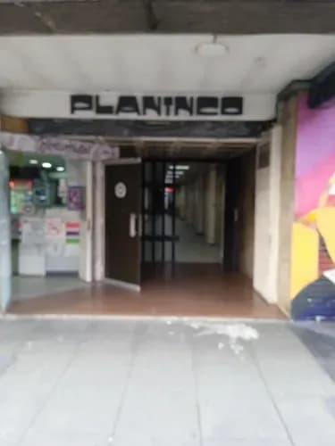 Cubiculo En Alquiler 6 Mts Cuadrados. Edificio De Uso Comercial. Chacao. Todos Los Servicios