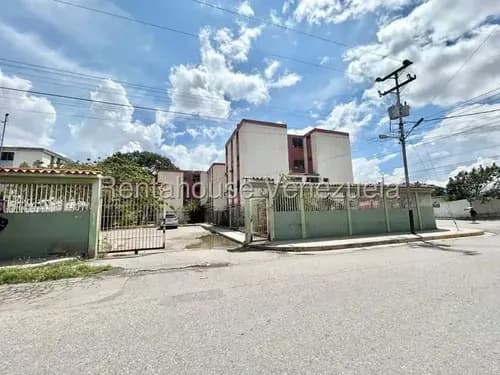 María Valera Vende Excelente Apartamento En Zona Centro De Barquisimeto, Te Ofrece La Calidad De Vida Que Mereces. Con Todos Los Servicios Básicos.