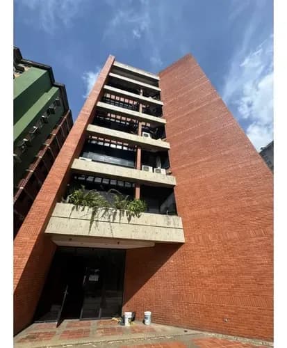 Se Alquila Apartamento 70m2 Santa Eduvigis 0966
