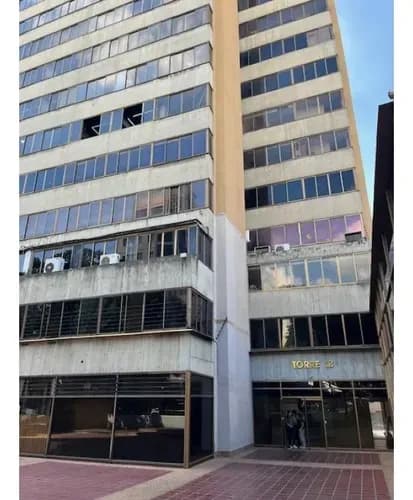 Se Alquila Oficina Impecable De 66,55m2 / La Campiña