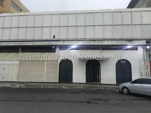 Venta Amplio Local Comercial De Dos Niveles Con 986 M2 Luz Trifásica Y Cuatro Sublocales En El Centro De Barquisimeto Asesora Mehilyn Perez