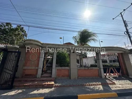 Hermosa Casa Y Es Tu Oportunidad De Comprar La Casa De Tus Sueños Ubicando En Corinsa Cagua En Aragua 26-16738 Irrr
