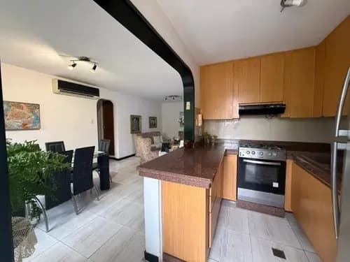 Apartamento En Venta, Único En Piso Bajo. Valle Fresco 3 - La Granja. Az
