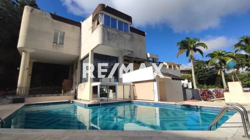 CASA EN VENTA EN CERRO VERDE