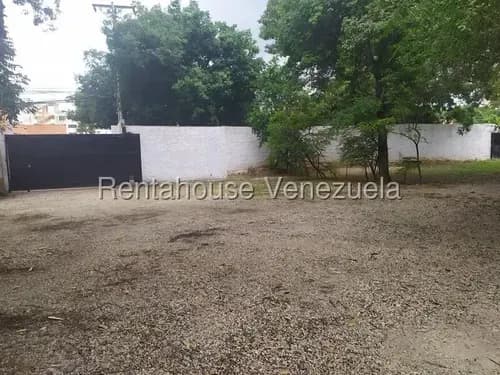 Los Terrenos Con Zonificación Comercial Y Residencial En La Zona Norte De Valencia, Cerca De La Avenida Andrés Eloy Blanco, Son Altamente Valorados Por Su Ubicación Estratégica
