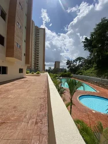 * Josefina Toledo Alquila Apartamento En El Parral, 127m2, Planta 100%, Canchas Deportivas, Piscina, Incluye Condominio, 321452
