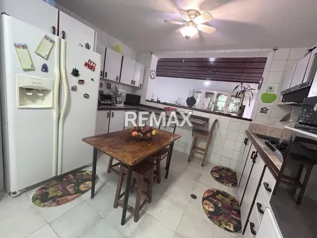 SE ALQUILA CASA EN LA URBANIZACION EL PLACER BARUTA