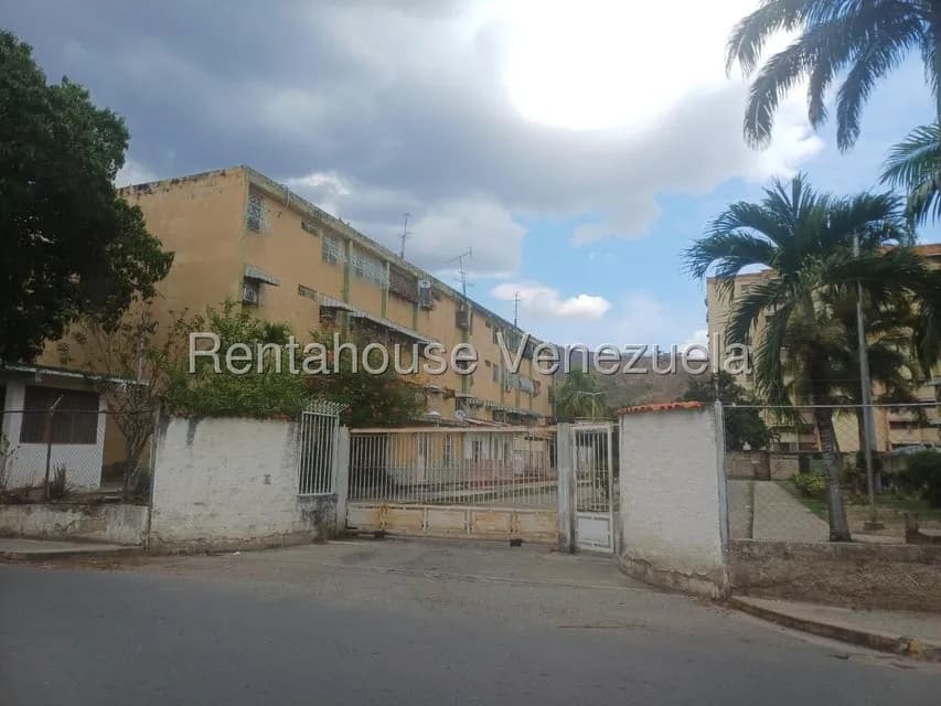 Apartamento (1 Nivel) en Alquiler en Conjunto Residencial Turmero, Aragua