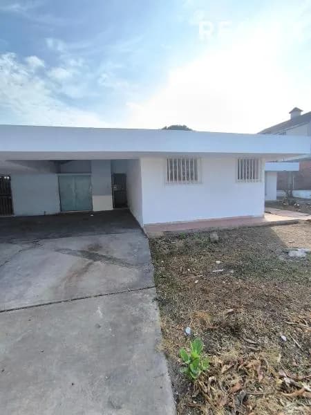 CASA QUINTA PARA REMODELAR EN LECHERIA