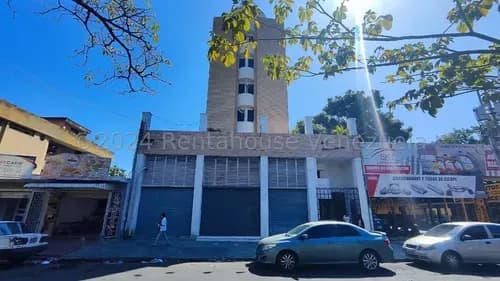 Jip 25-14244. Rent-a-house Vende Espectacular Apartamento De 214 Mts2, Totalmente Amoblado, 6 Hab , 4 Baños Y 2 P/e. En Zona Centro De Maracay