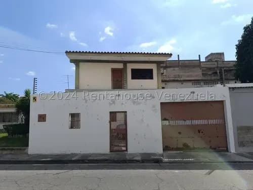 Dos Casas Integradas En Un Mismo Terreno Ubicado En La Ubanizacion La Coromoto 24-25528 Irrr