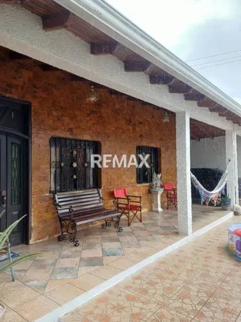 Casa. Venta. Pueblo Nuevo