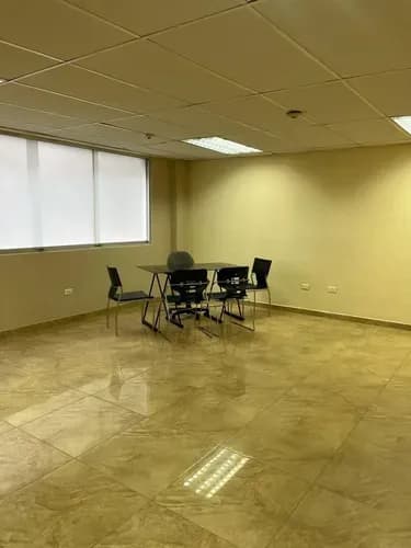Venta De Oficina En El Centro Comercial Prebo Lm