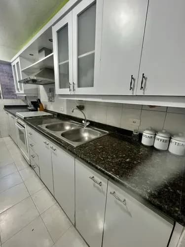 Apartamento En Alquiler En Piso 14 Con Maletero Interno, Dos Puestos Techados Y Clima De Montaña Residencias Samara, Urbanización Las Chimeneas Rz-pi