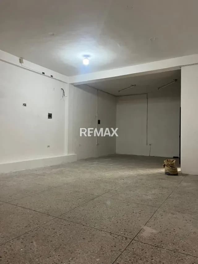 Local Comercial N° 19 en Alquiler Avenida Andrés Bello entre Carreras 21 y 22 Zona Centro-Barquisimeto