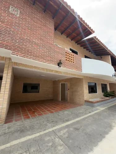 Townhouse En Venta Remodelado A Estrenar En Res. Alto Samán Mañongo Naguanagua Carabobo Yd