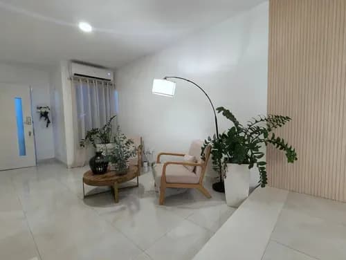 Townhouse De 3 Niveles En Valles De Camoruco, Valencia. Atth-296