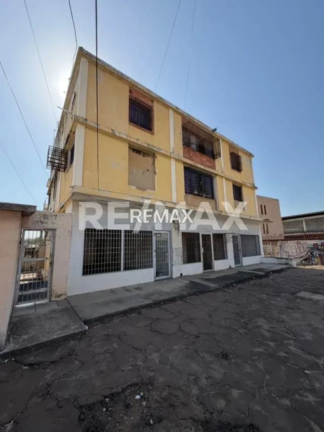 Edificio en venta en Av. Santa Rita