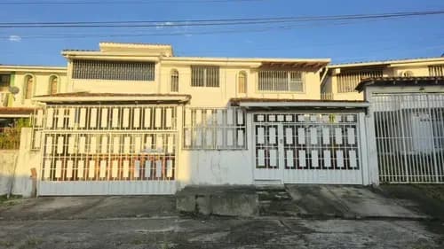 Alquiler. Casa. Las Acacias.