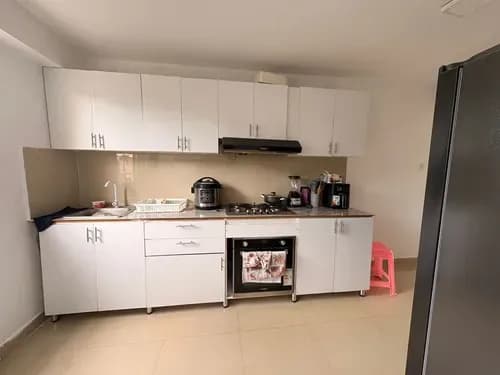 Se Vende Apartamento San Blas 87,67mtrs2 Piso Bajo 3 Habitaciones 2 Baños Cocina Sala-comedor 1 Puesto De Estacionamiento Condominio 5$ Luz Y Agua 7$ Precio: 48.000$. An