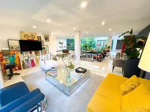 Casa En Venta En Santa Eduvigis Remodelada Terraza Piscina Angela Tochon Casas En Caracas