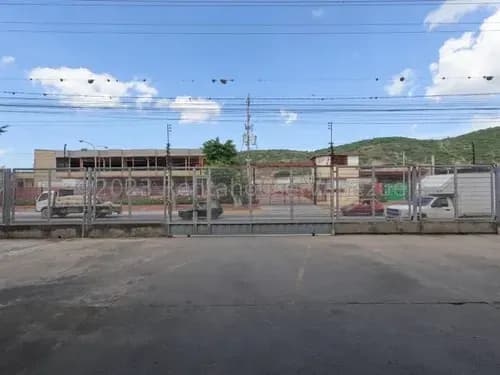 Venta Impecable Galpón De 2990 M2 Con Oficinas Y Mezzanina Zona Industrial 3 Barquisimeto Asesora Mehilyn Perez