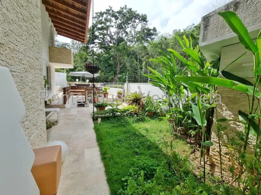 Casa (Duplex) en Venta en Sorocaima, Distrito Metropolitano
