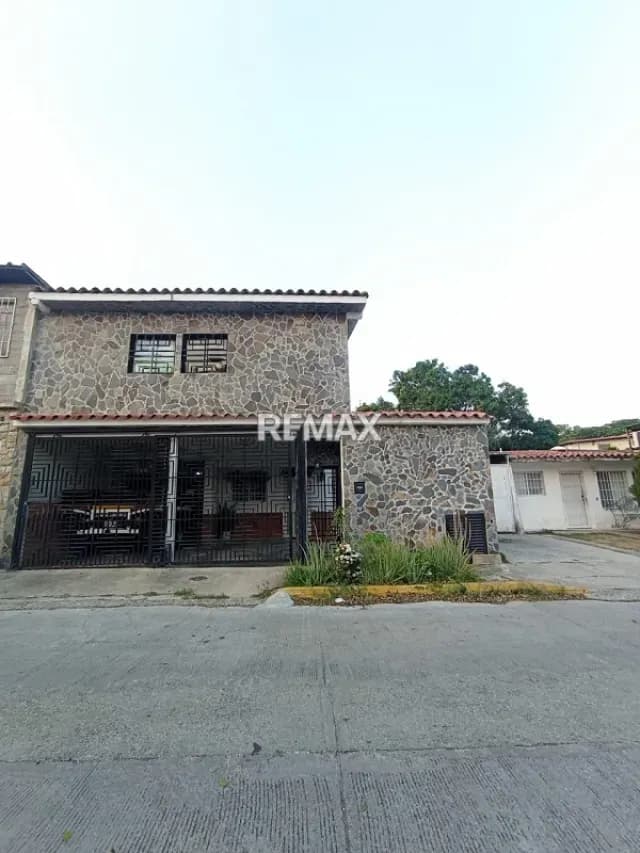 CASA COLINAS DE MATALINDA