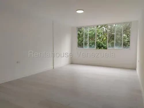 Alquiler De Espaciosa Oficina En Altamira 26-21367ue