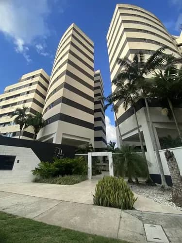 Mml Alquiler Apto Totalemente Equipado, Incuye Internet Y Condominio, Canon: 1200$