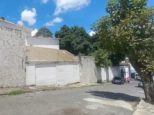 Vendo Casa De 3 Niveles En La Alta Florida Para Remodelar