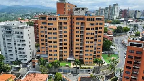 // Maria Elena Oropeza // Vende Exclusivo Apartamento 113 M2 Ubicación Premium Con Vista Panorámica Hacia El Valle Del Río Turbio Y Santa Rosa / Piso Bajo / Inversión Segura / En Monte Real, Lara
