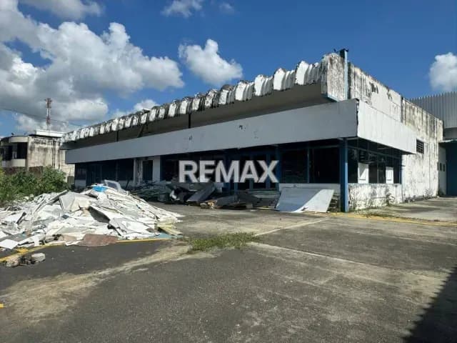 Se vende Galpón Industrial 3.825m2 Urb. Paraparal Los Guayos