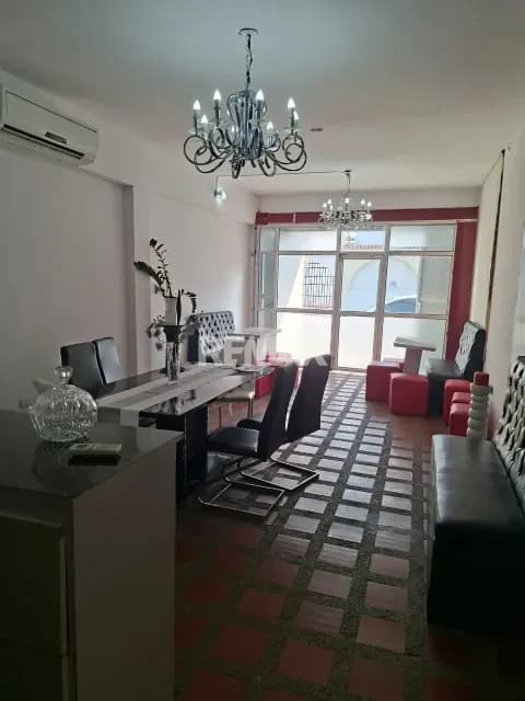 EN VENTA CASA CON LOCALES EN EL ESTE URB. NUEVA SEGOVIA