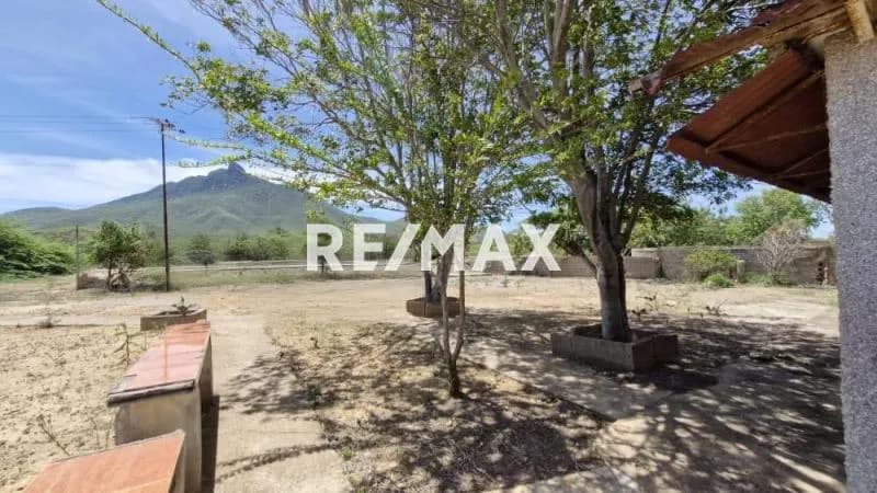 Terreno en Venta con Bienechuria.