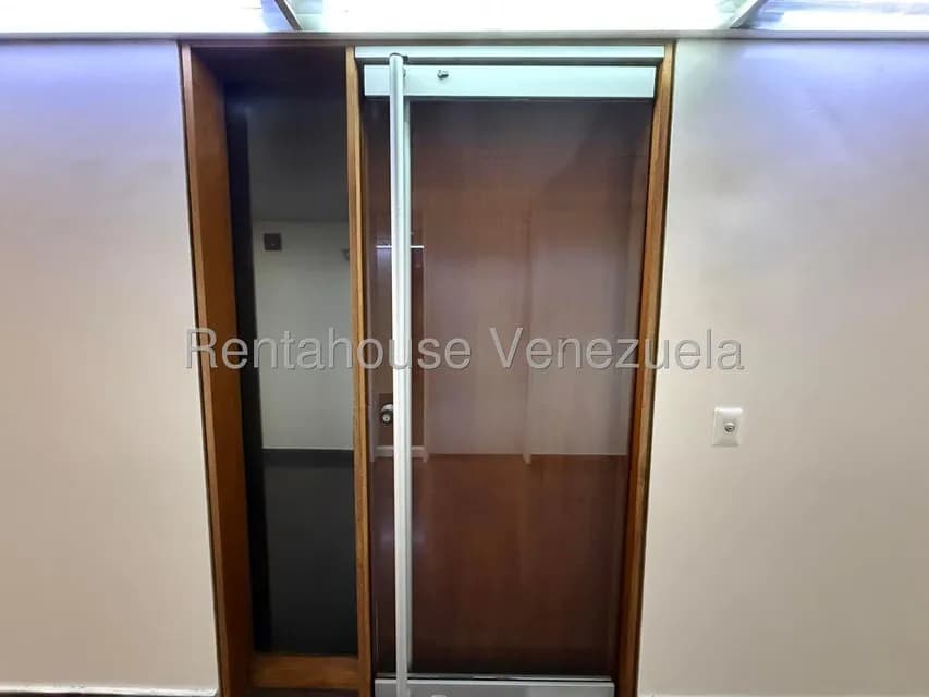 Comercial (Oficina) en Alquiler en Chuao, Distrito Metropolitano